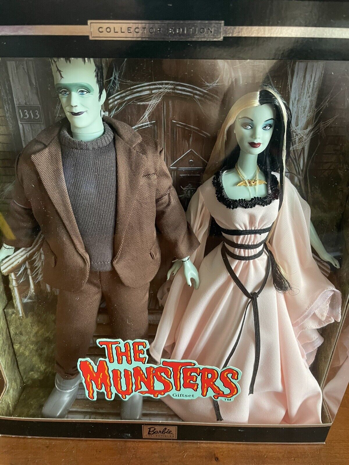 The Munsters Barbie and Ken Doll Giftset 2001 Collector Edition Mattel 50544 NIB